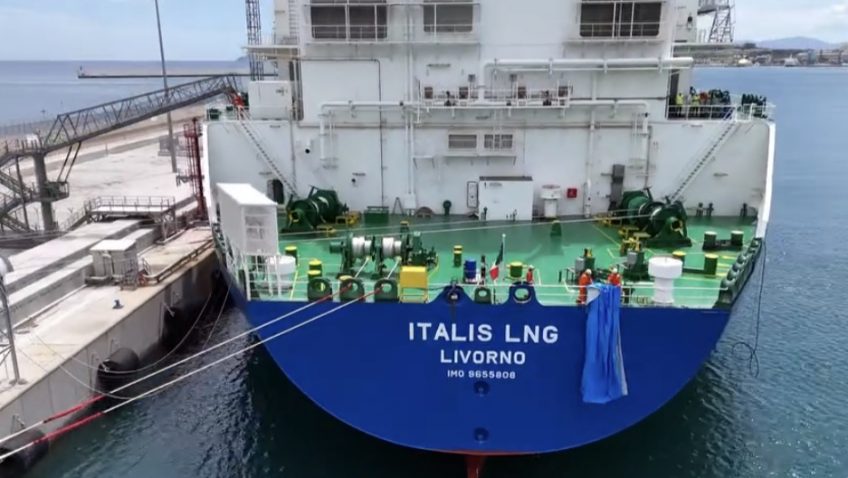 La nave rigassificatore Golar Tundra ribattezzata Italis LNG